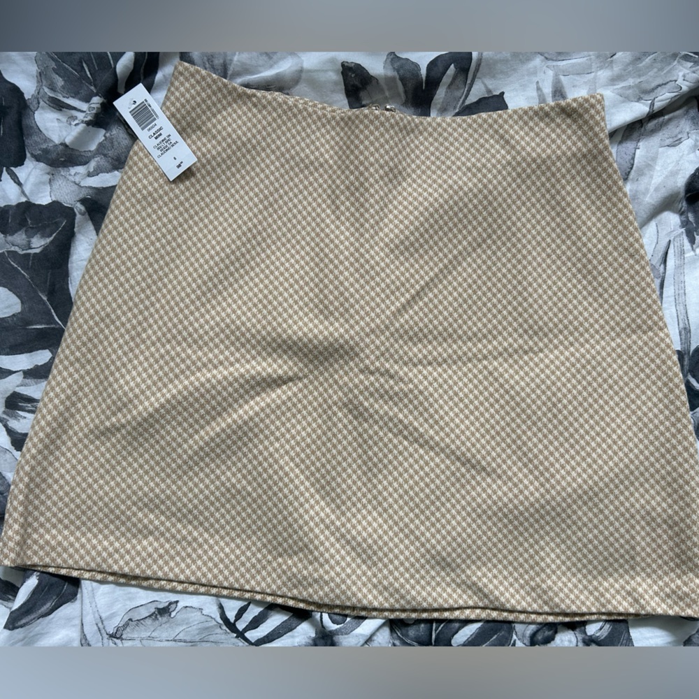 ARITZIA - Wilfred // classic mini skirt // size 6